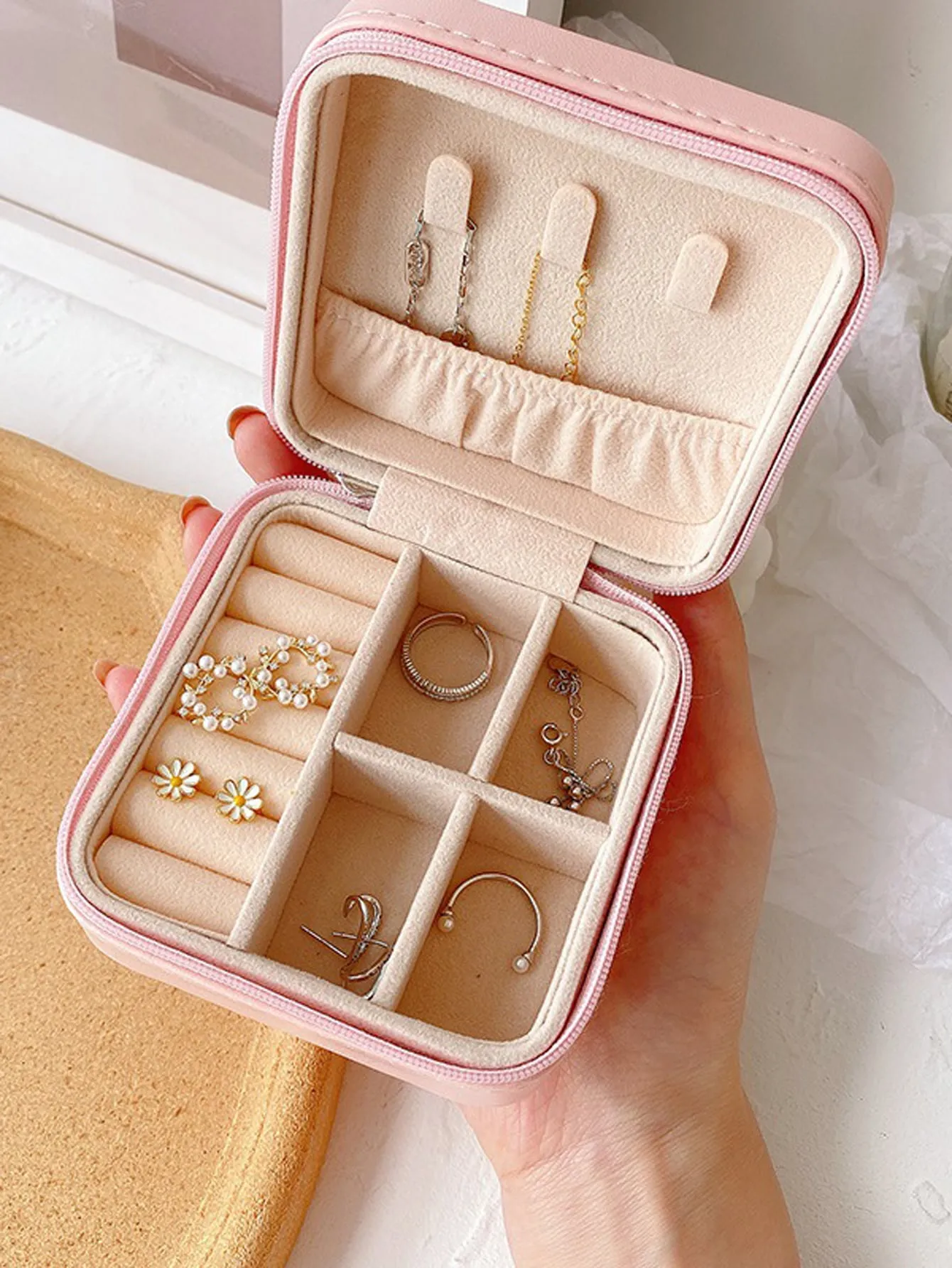 1pc Square Jewelry Storage Box, Minimalist Multi-grid Portable Earrings Storage Box For Travel