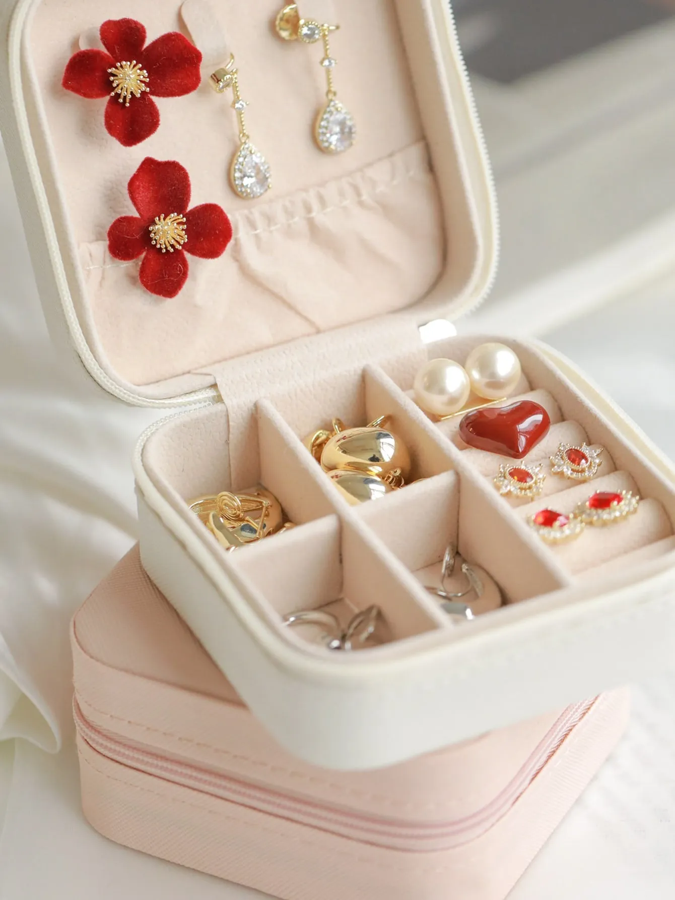 1pc Square Jewelry Storage Box, Minimalist Multi-grid Portable Earrings Storage Box For Travel