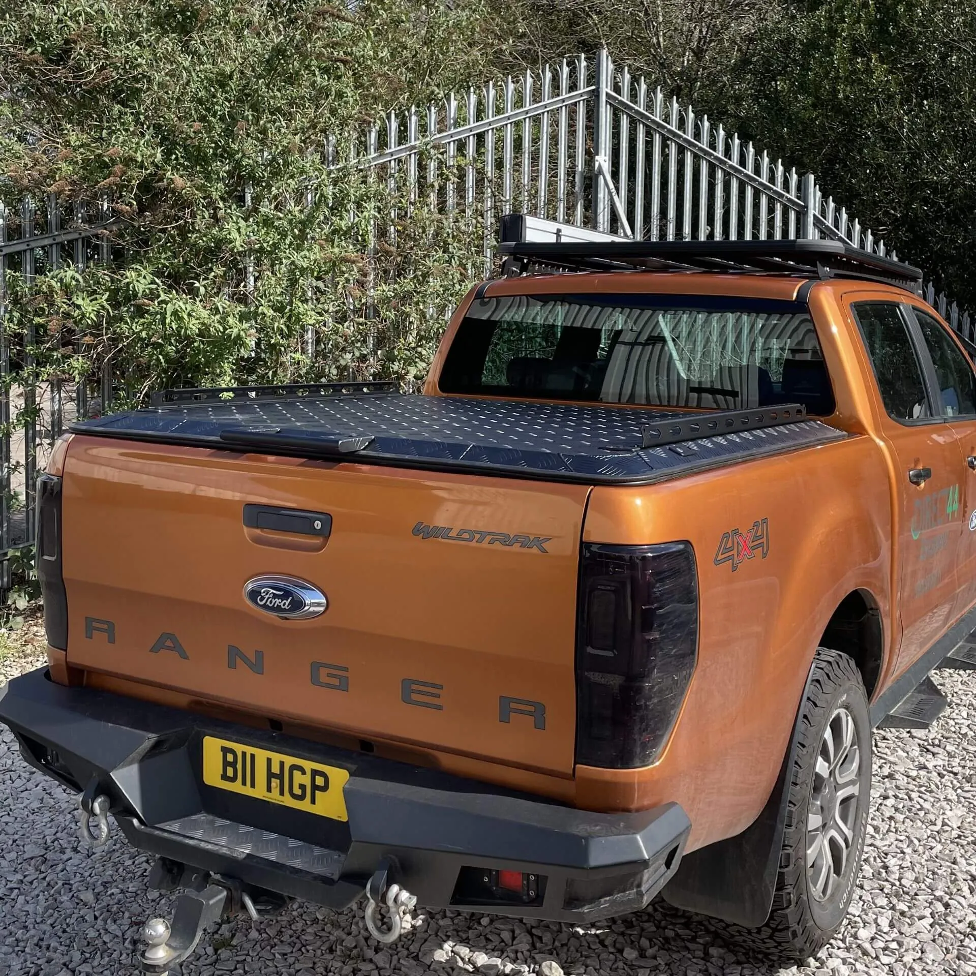 Black Aluminium Flat Tonneau Cover for Toyota Hilux 2002-2016