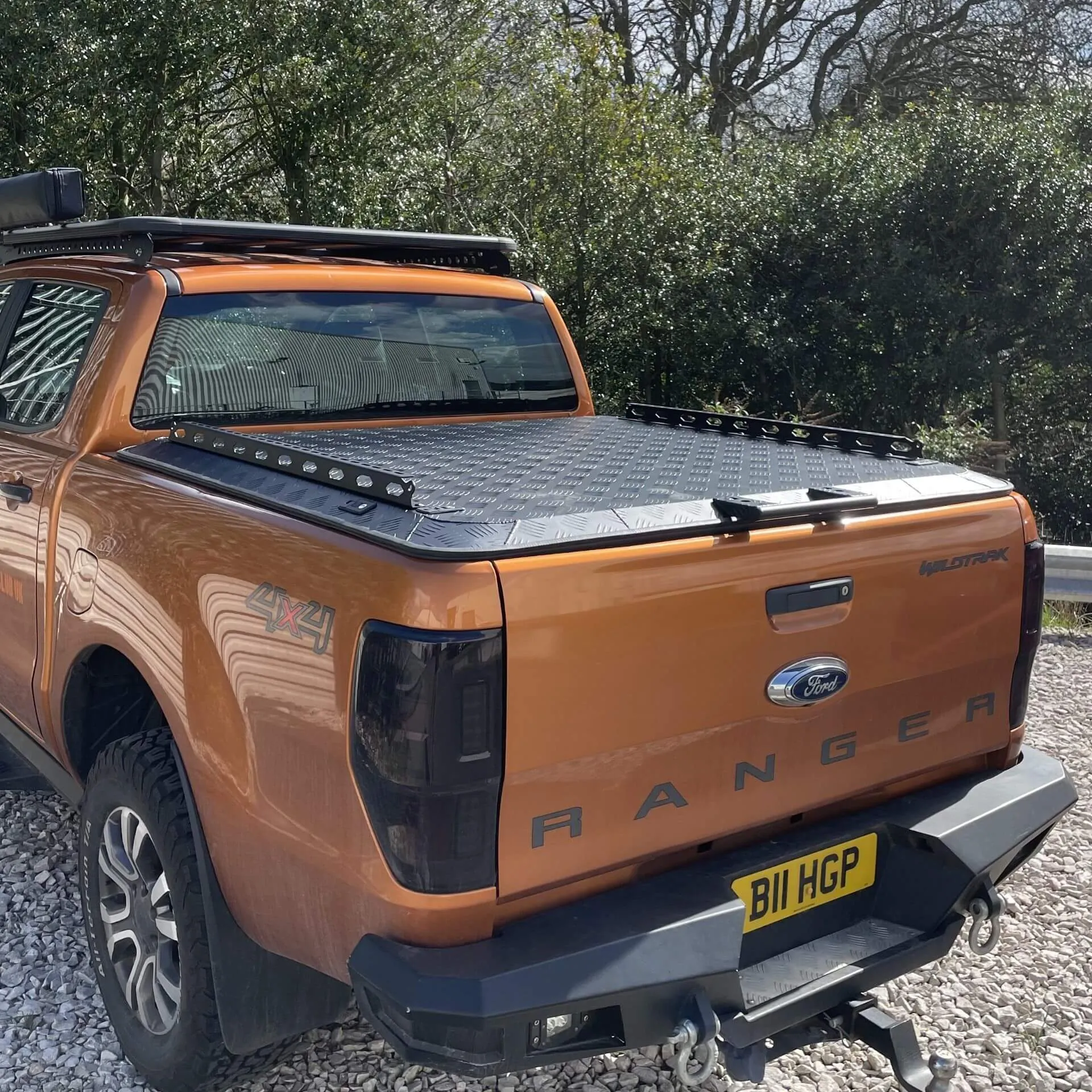 Black Aluminium Flat Tonneau Cover for Toyota Hilux 2002-2016