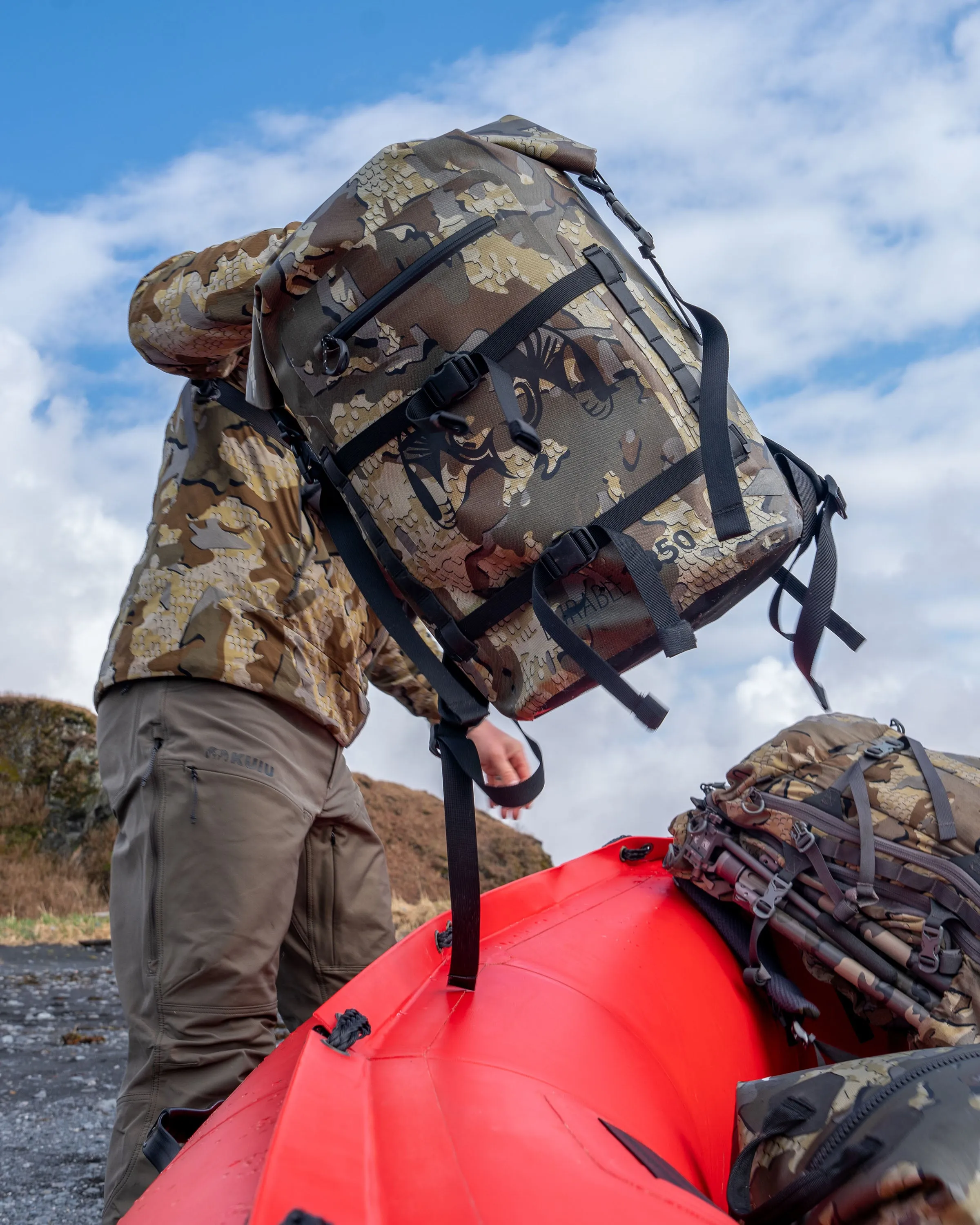 Karluk 1850 Roll Top Dry Backpack | Coyote Brown