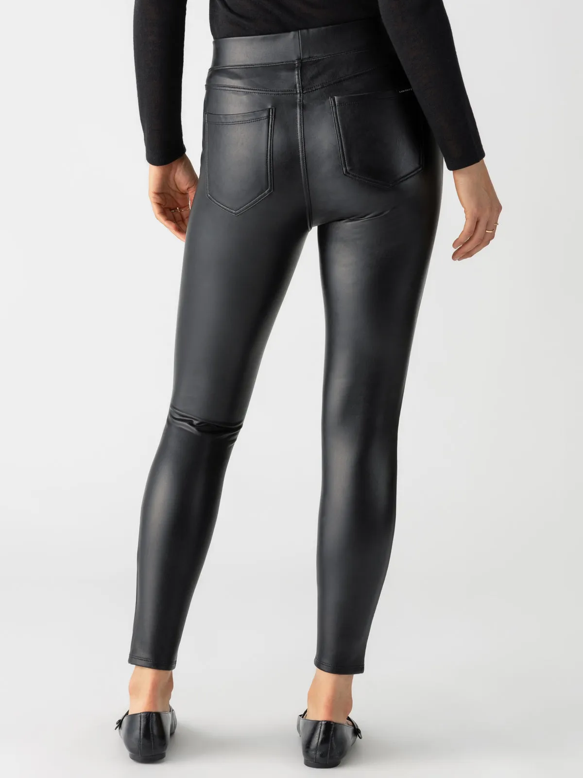 Runway Semi High Rise Legging Slick Black