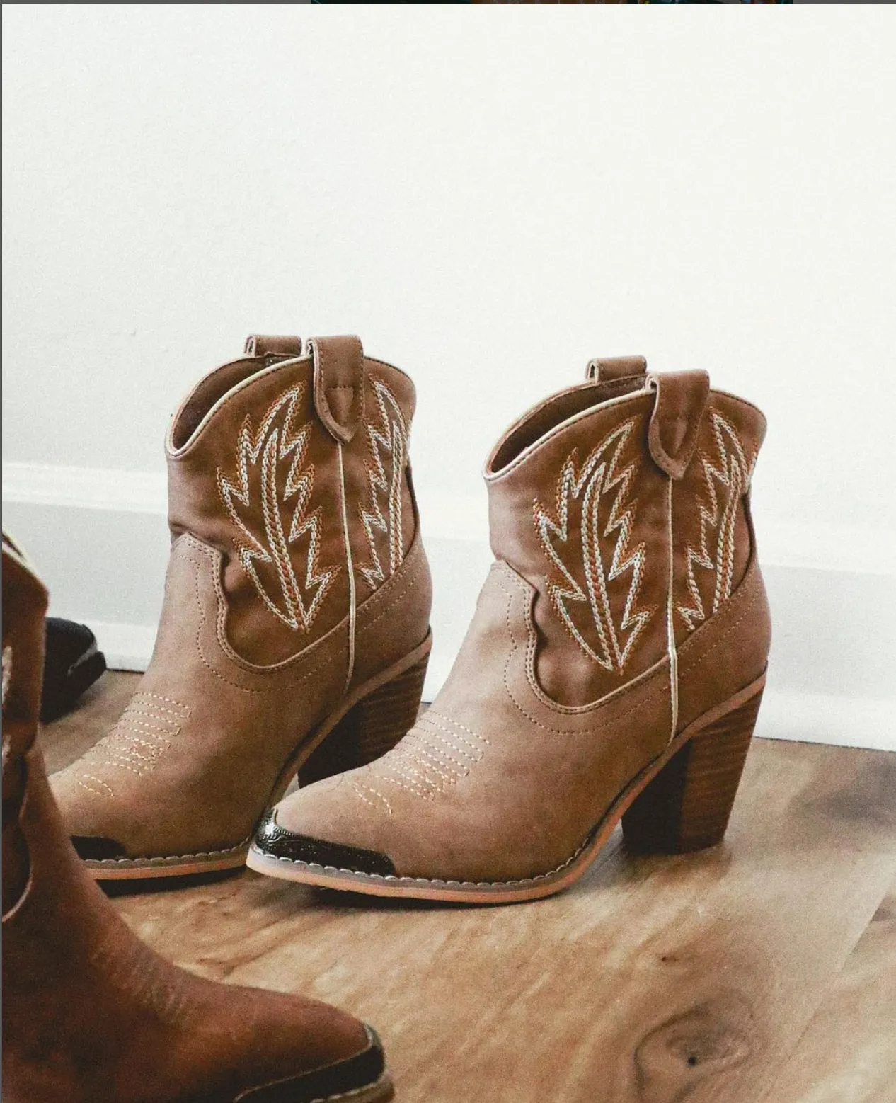 Taylor Ankle Boot in Beige