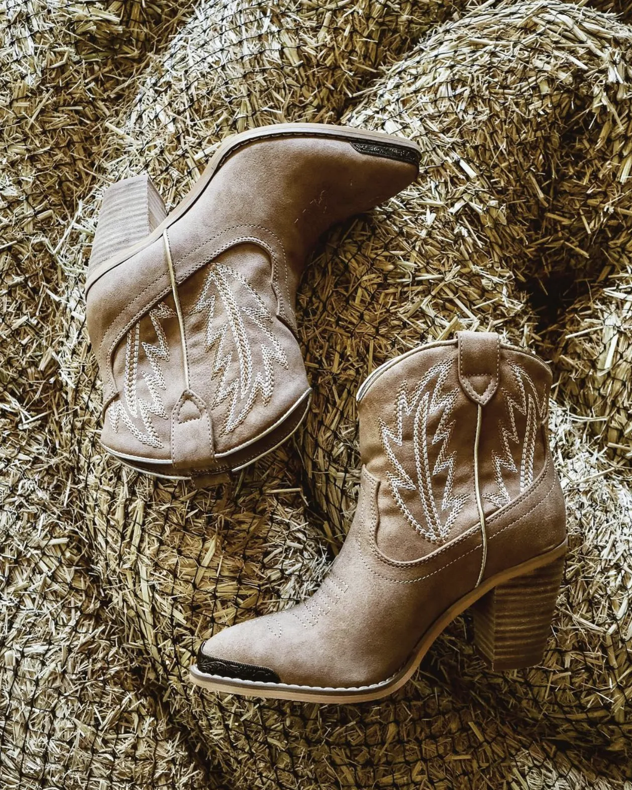 Taylor Ankle Boot in Beige